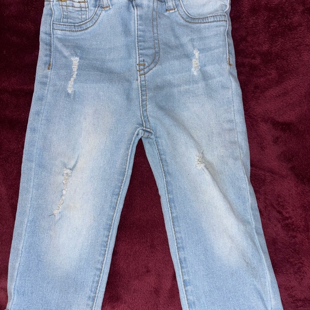 SHEIN Kids Light Wash Denim Jeans